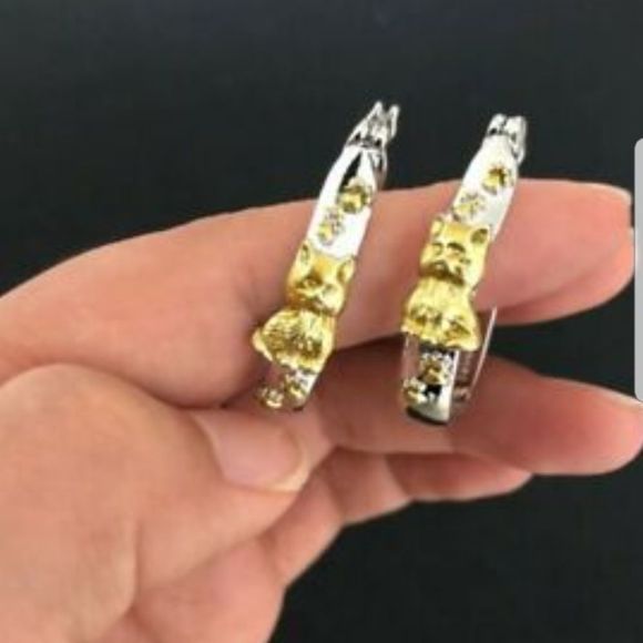 Cat Footprint Hoop Earrings - Picture 3 of 3